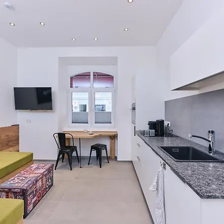 Apartment G17